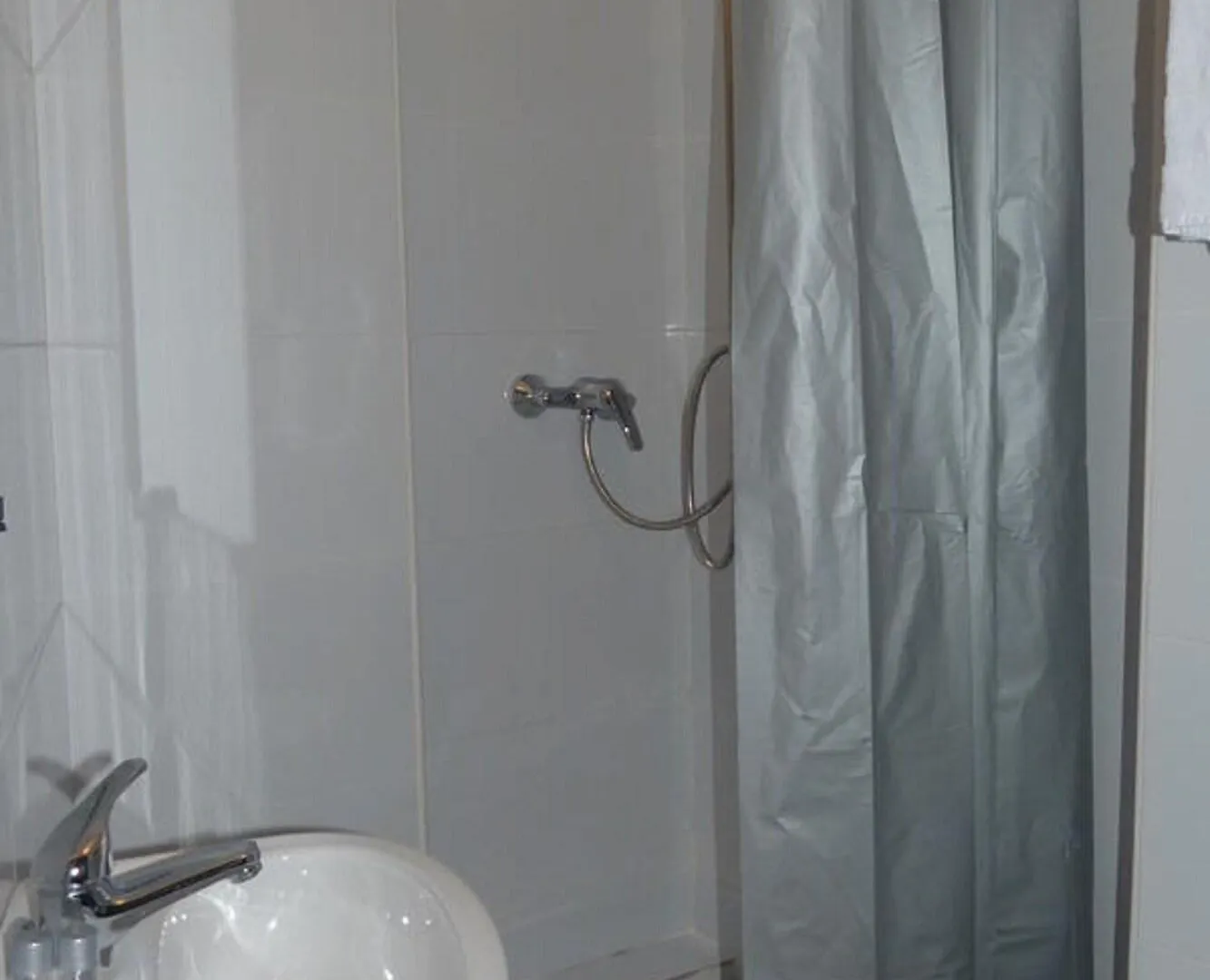 **  Hotel Du Jura Parigi Francia